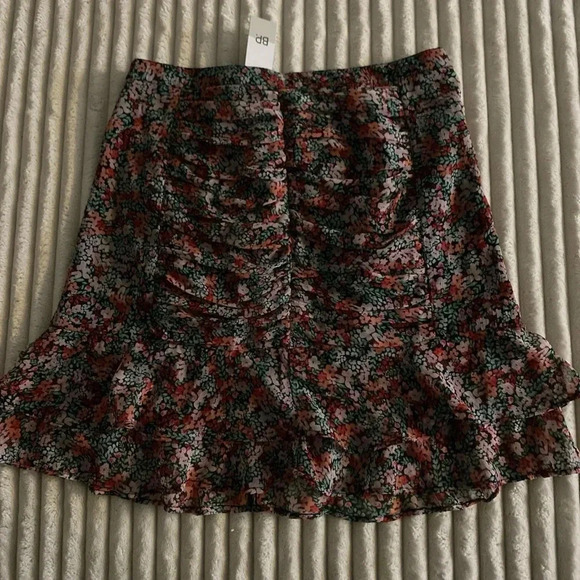 NWT Size Medium BP Floral Skirt Ruched and Layered - Picture 3 of 8